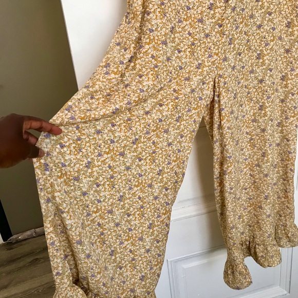 Multicolored Square Neckline Frilled Romper in size (L) Floral Summer Romper - Picture 5 of 7